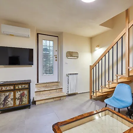 Casa Capocci 68 *