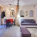 Casa Capocci 68 Apartment *