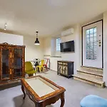 Casa Capocci 68 *