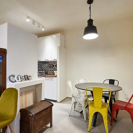 Casa Capocci 68 *